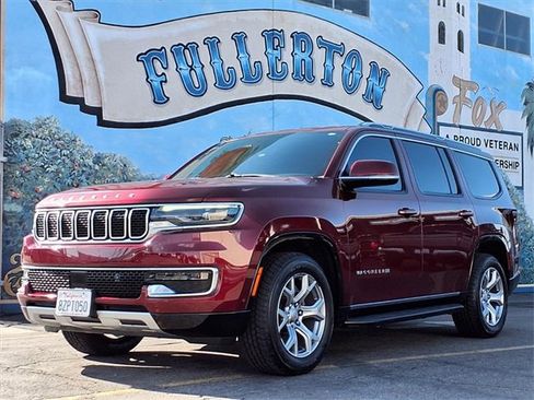 Used 2022 Jeep Wagoneer Series II image 1