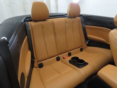 Used 2018 BMW 230i Convertible image 30