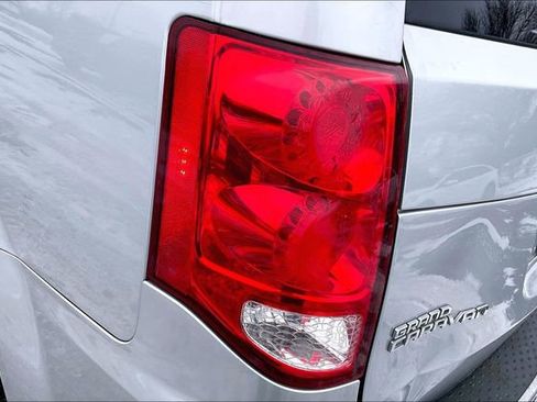 Used 2012 Dodge Grand Caravan SXT image 28