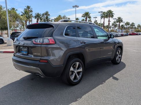 Used 2019 Jeep Cherokee Limited FWD image 5