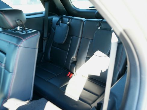 Used 2025 Ford Explorer ST-Line w/ ST-Line Street Pack image 26