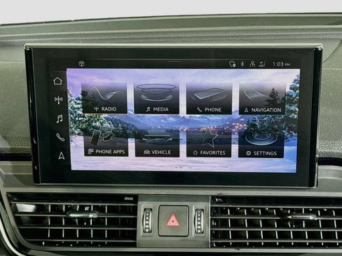 Used 2025 Audi Q5 2.0T Premium w/ Convenience Plus Package AWD/4WD image 13