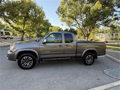 Used 2004 Toyota Tundra SR5 AWD/4WD image 2
