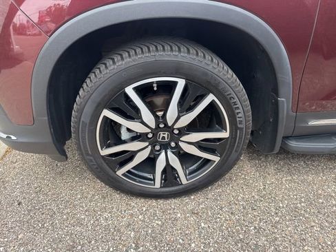 Used 2022 Honda Pilot Touring image 7