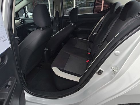 Used 2021 Nissan Versa SV FWD image 11