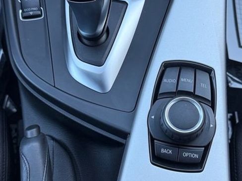 Used 2017 BMW 320i xDrive 320i xDrive image 17