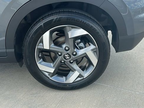 Used 2025 Hyundai Venue SEL FWD image 18
