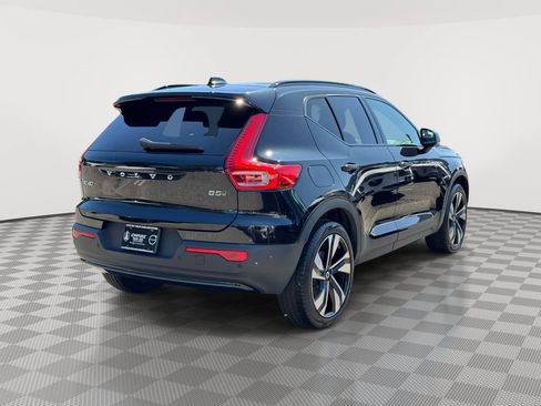 Used 2024 Volvo XC40 B5 Plus w/ Protection Package Premier AWD/4WD image 4