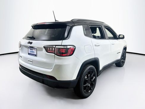 Used 2022 Jeep Compass Latitude w/ Sun and Sound Group AWD/4WD image 5