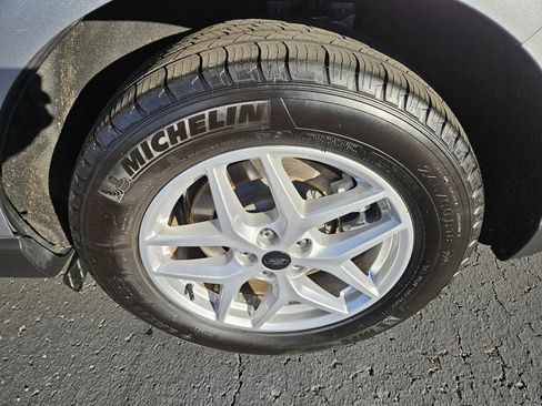 Used 2024 Ford Edge SEL image 10