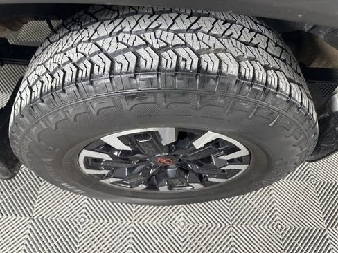 Used 2022 Nissan Frontier PRO-4X w/ Technology Package image 11