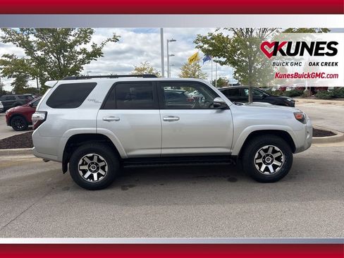 Used 2022 Toyota 4Runner TRD Off-Road Premium image 4