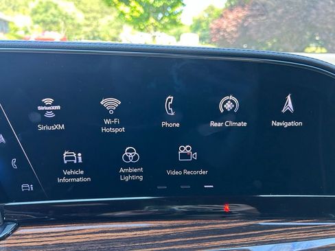 Used 2023 Cadillac Escalade ESV Premium Luxury RWD image 30