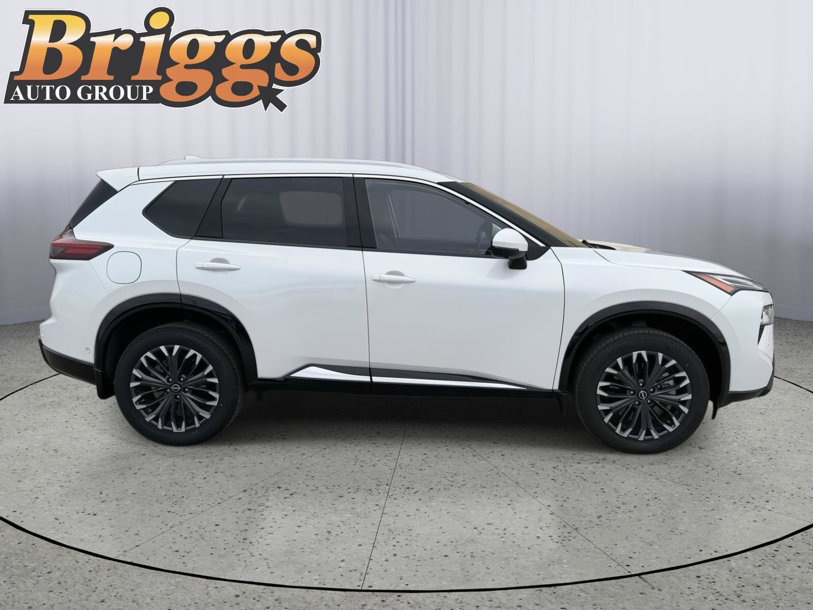 Used 2026 Nissan Rogue Platinum w/ Tech Package AWD/4WD image 4