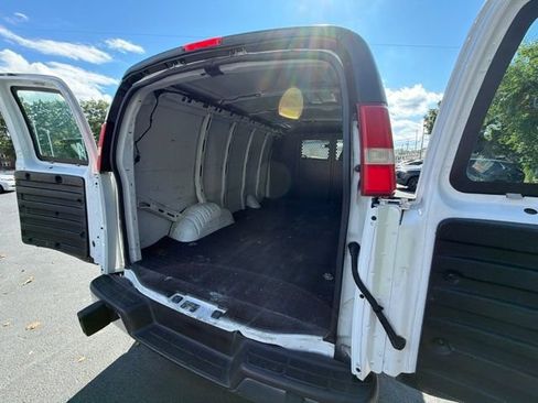 Used 2018 GMC Savana 2500 w/ Driver Convenience Package RWD image 8