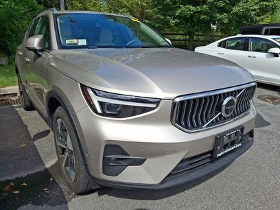 Used 2024 Volvo XC40 B5 Plus w/ Climate Package