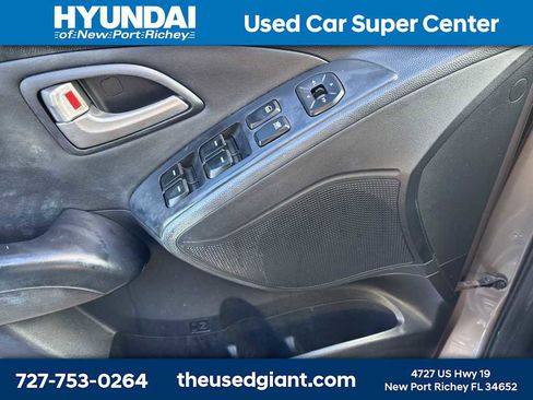 Used 2011 Hyundai Tucson Limited image 10