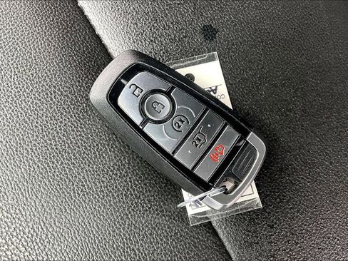 Used 2021 Ford Explorer XLT AWD/4WD image 6
