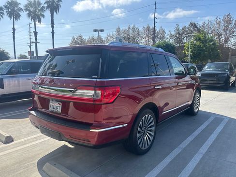 Used 2018 Lincoln Navigator Reserve w/ Technology Package AWD/4WD image 3