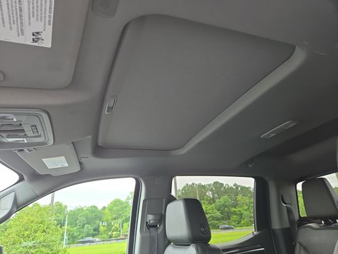 Used 2023 Chevrolet Silverado 1500 LTZ w/ LTZ Premium Package AWD/4WD image 19