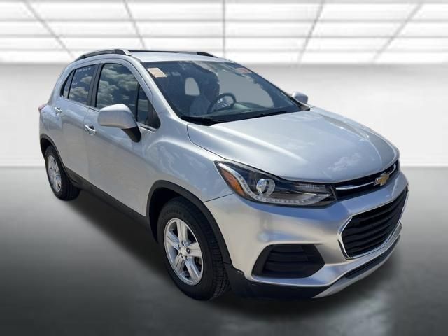 Used 2019 Chevrolet Trax LT w/ LT Convenience Package FWD image 1
