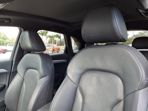 Used 2018 Audi Q3 2.0T Premium w/ Convenience Package image 19