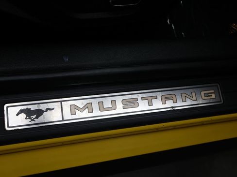 Used 2017 Ford Mustang Premium RWD image 13