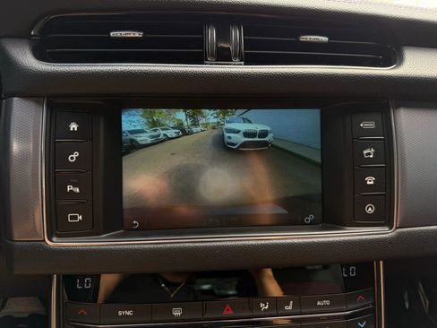 Used 2017 Jaguar XF R-Sport image 29