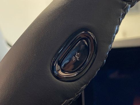 Certified 2025 Lincoln Aviator AWD image 19