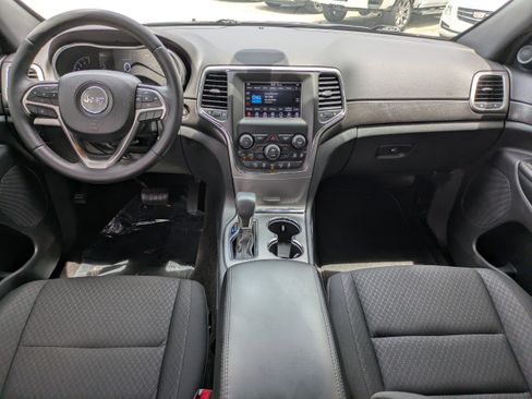 Used 2018 Jeep Grand Cherokee Laredo RWD image 13