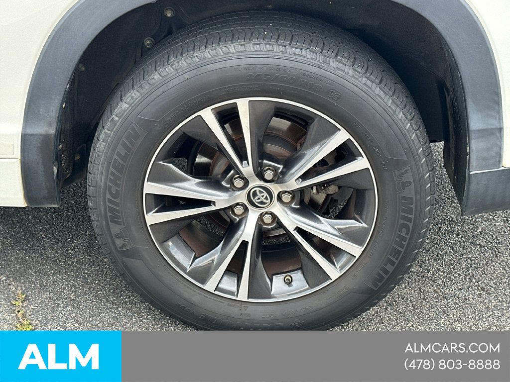 Used 2018 Toyota Highlander LE FWD image 21