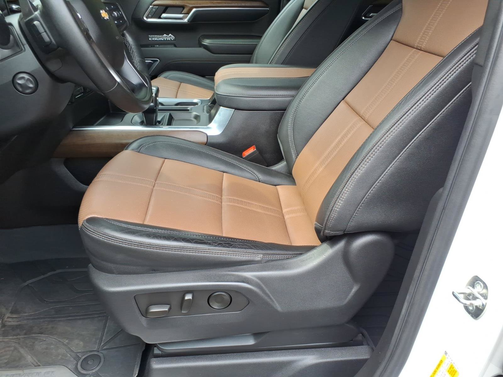Certified 2023 Chevrolet Silverado 1500 High Country w/ High Country Premium Package AWD/4WD image 14