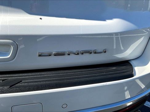 Used 2024 GMC Yukon Denali AWD/4WD image 21