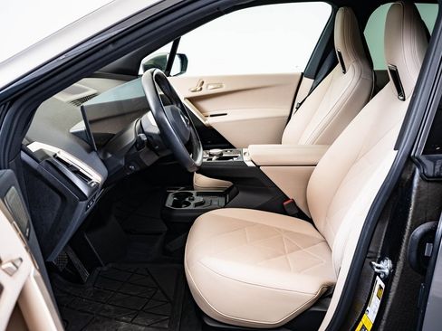 Used 2023 BMW iX M60 image 21