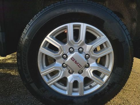 Used 2023 GMC Sierra 2500 SLT w/ SLT Premium Package image 34