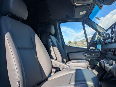 New 2025 Mercedes-Benz Sprinter 2500 image 9
