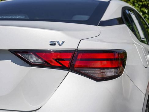 Used 2021 Nissan Sentra SV FWD image 7