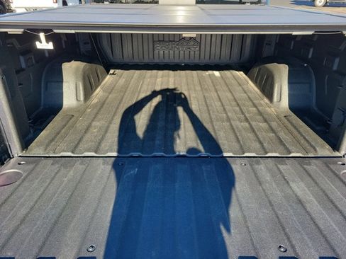 Used 2023 Chevrolet Silverado 1500 High Country w/ Technology Package image 8