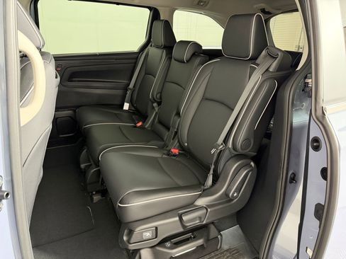 New 2026 Honda Odyssey Touring image 12