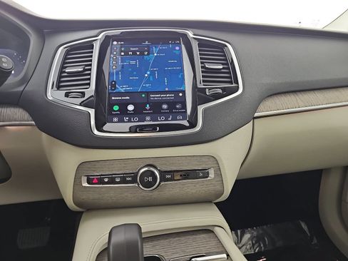 Used 2024 Volvo XC90 B6 Plus AWD/4WD image 20