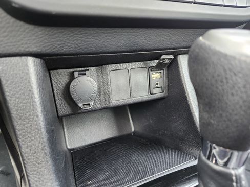 Used 2015 Toyota Corolla LE image 7