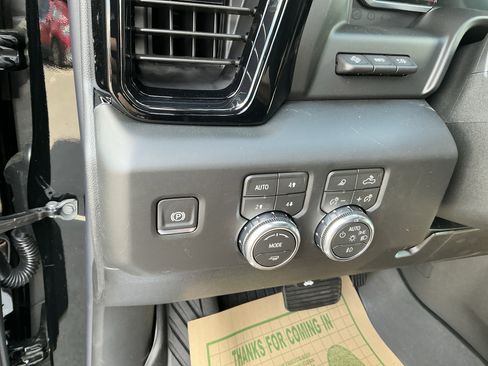 New 2026 GMC Sierra 2500 AT4 w/ AT4 Premium Plus Package AWD/4WD image 4