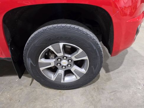 Used 2017 Chevrolet Colorado Z71 AWD/4WD image 21