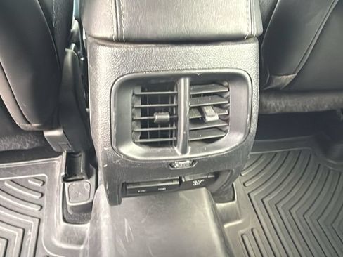 Used 2020 Jeep Cherokee Limited AWD/4WD image 15