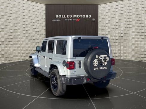 Used 2024 Jeep Wrangler Unlimited Sahara w/ Technology Group image 7