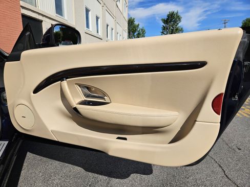 Used 2015 Maserati GranTurismo Convertible RWD image 20