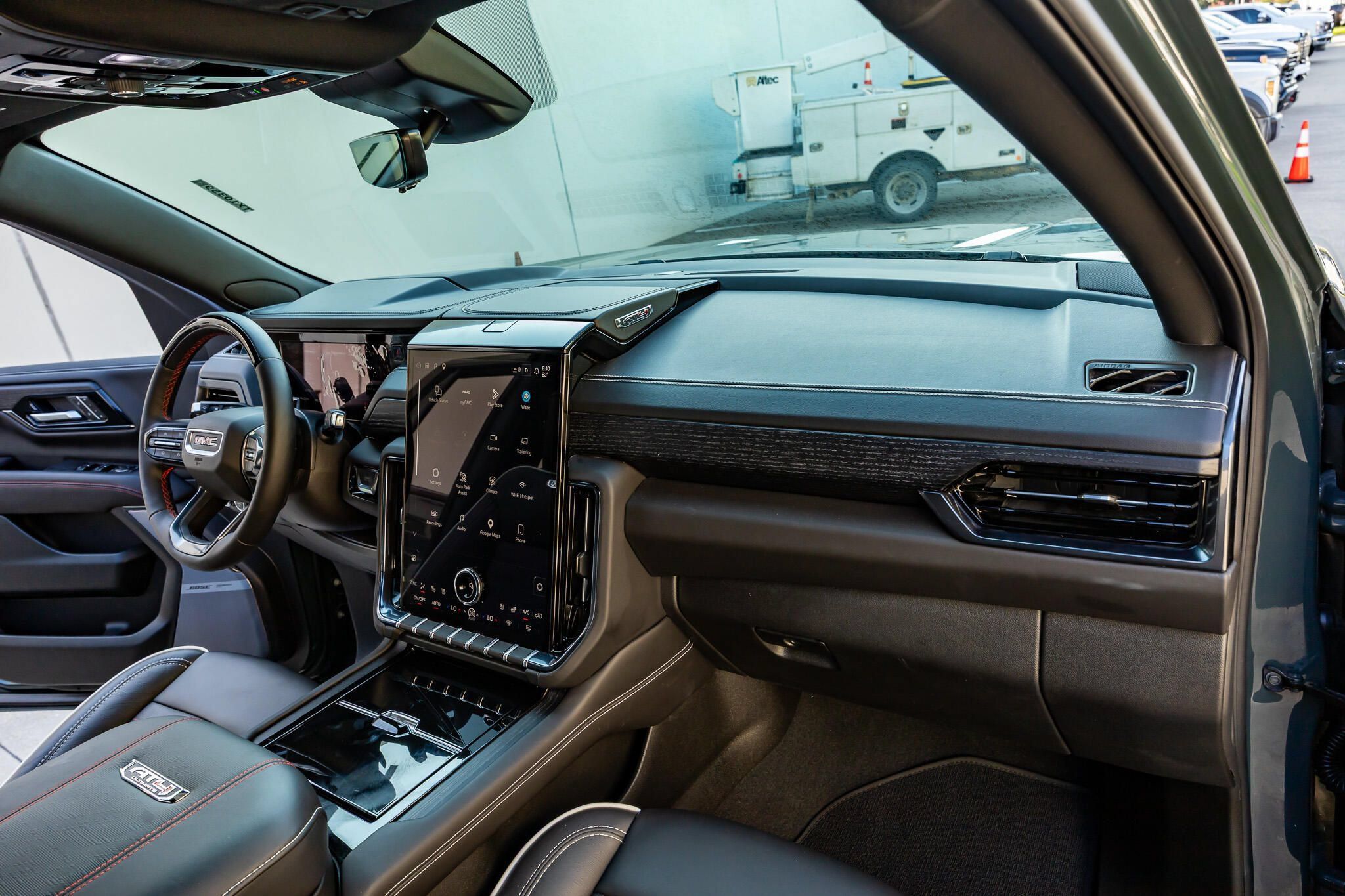 Used 2026 GMC Yukon AT4 Ultimate AWD/4WD image 18