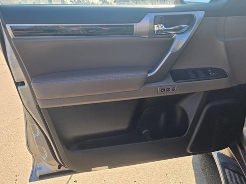 Used 2023 Lexus GX 460 Premium image 23