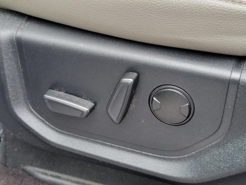 Used 2020 Ford F150 Lariat AWD/4WD image 10