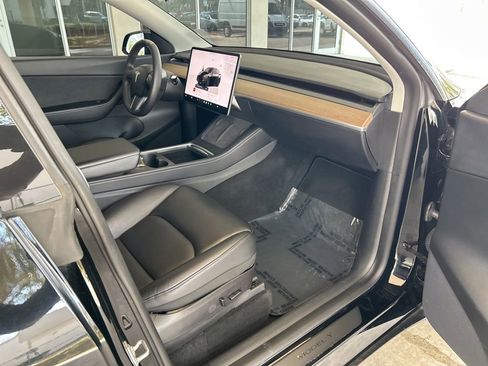 Used 2022 Tesla Model Y Performance image 25